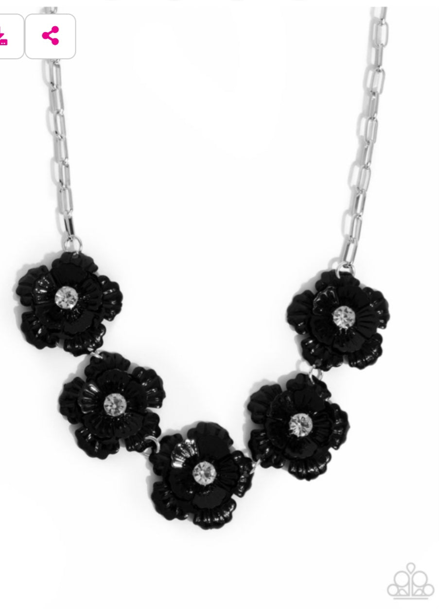 Flower Chain Black Necklace