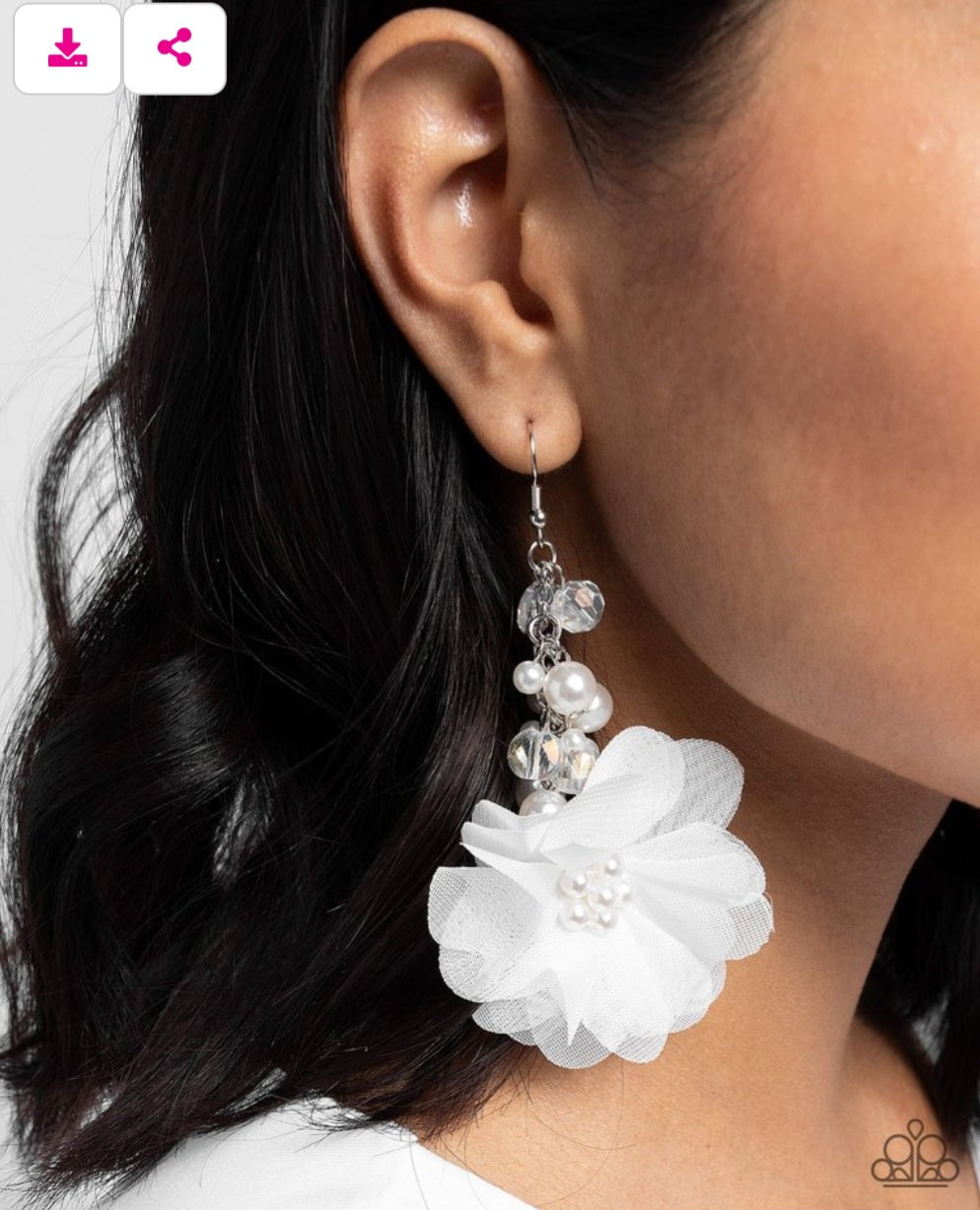 Fashionable Flower Girl White Earrings